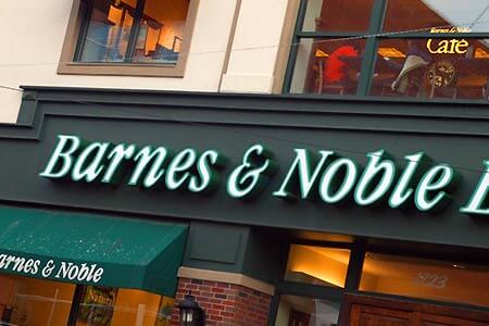 barnes and noble storefront