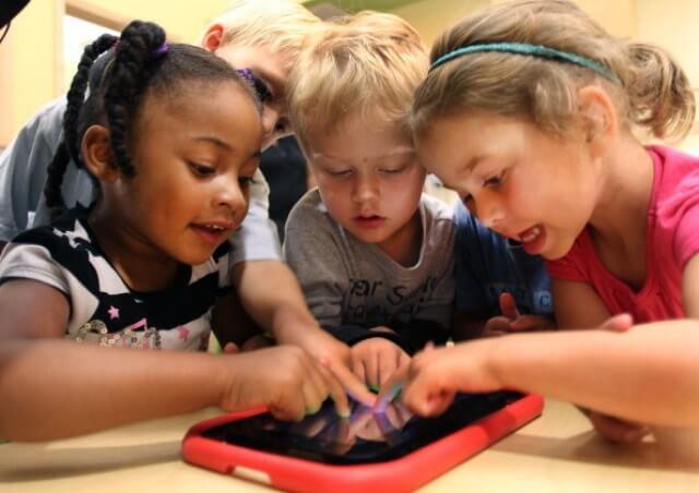 Childrenontablet-e