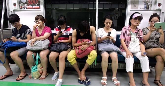 11 18 korea smart phone