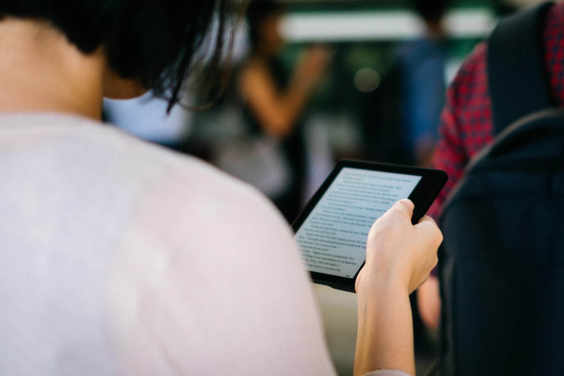 Kindle or iPad? Which device is better for reading? Good eReader