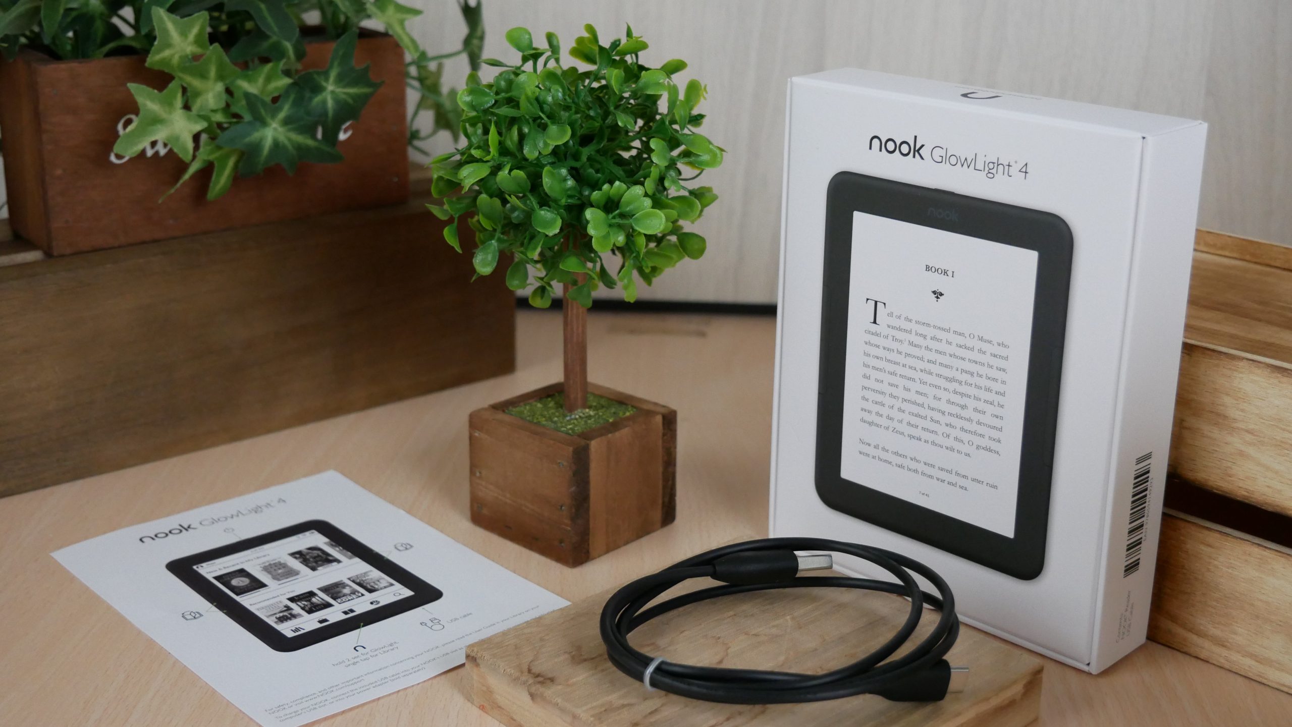 First Look at the Barnes and Noble Nook Glowlight 4 e-reader
