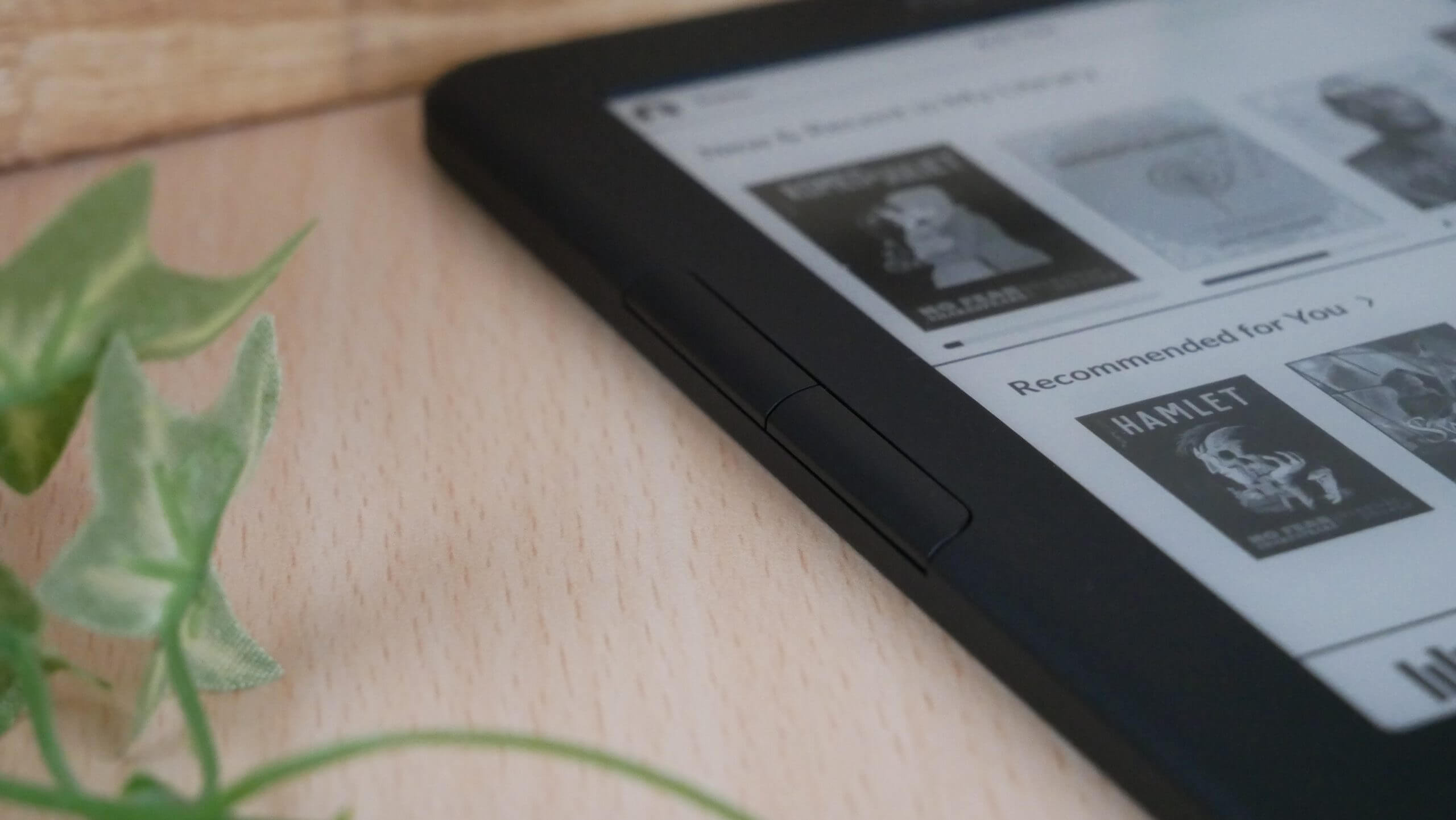 Kindle Paperwhite 2021 review: A better screen and a nearly perfect size -  CNET