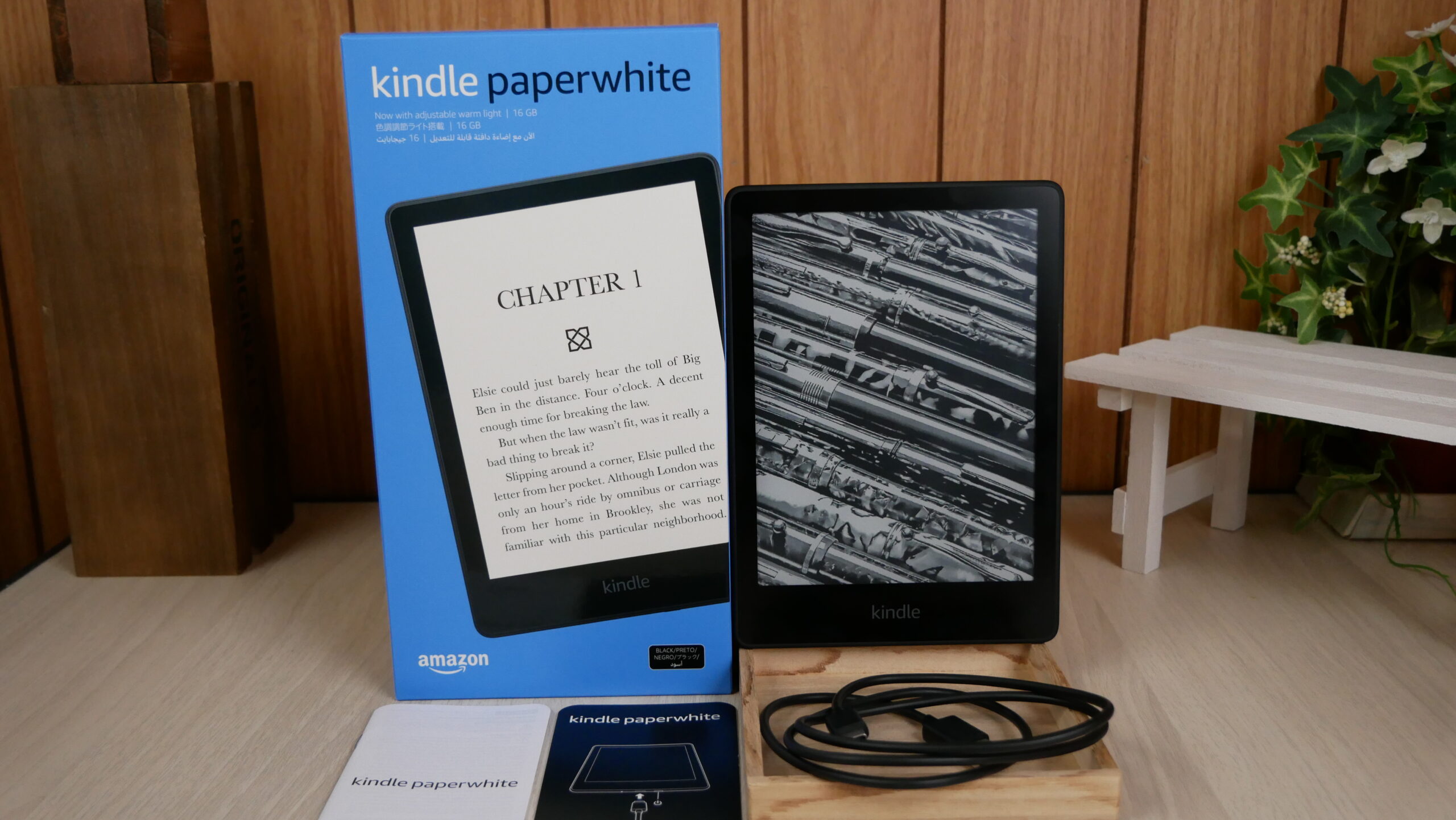 Hands on Review of the Amazon Kindle Paperwhite 16GB Model - Good
