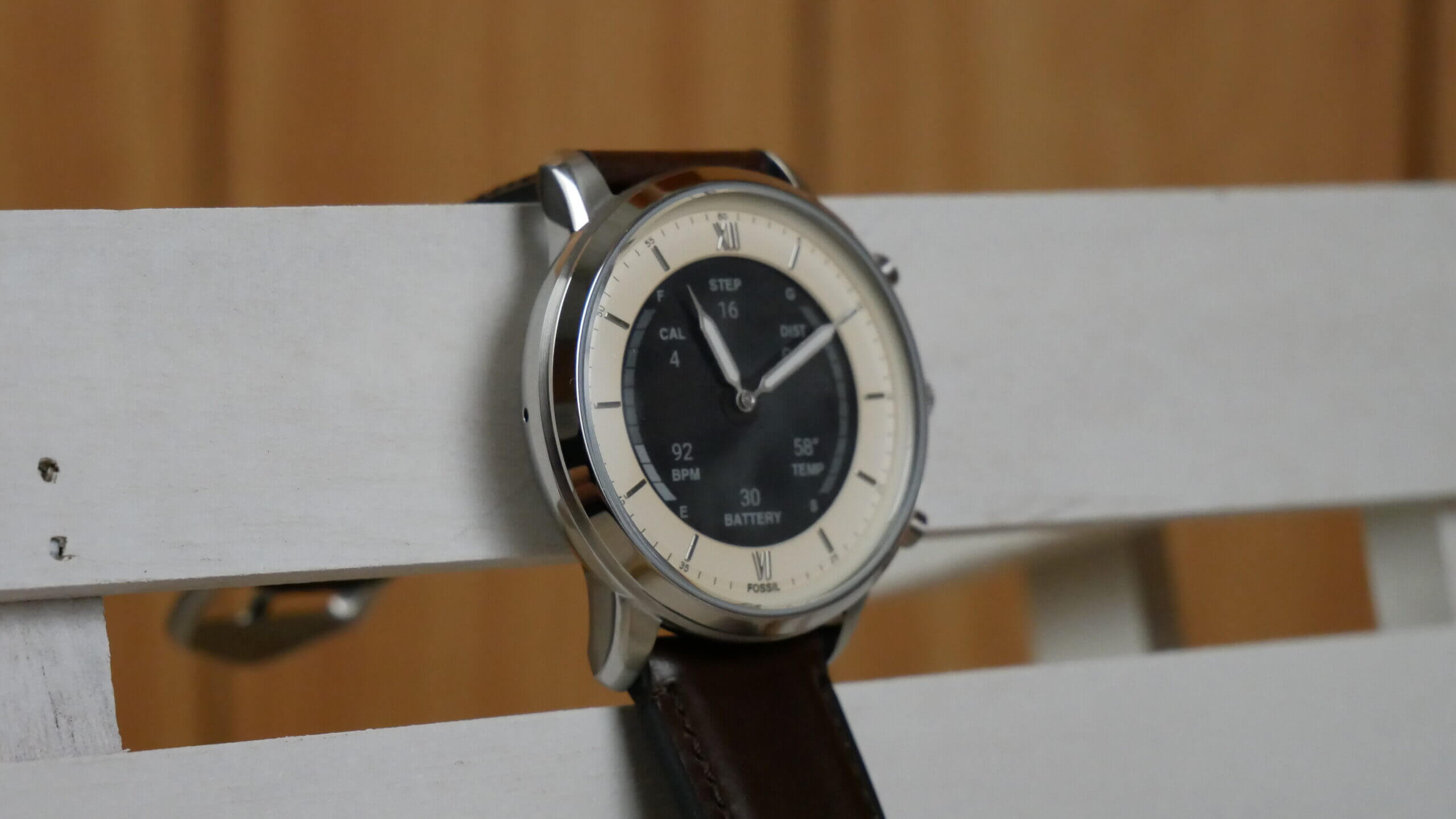 Fossil Gen 6 Neutra E Ink hybrid smartwatch review. The best