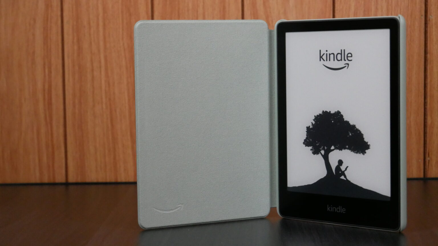 First look at the Amazon Kindle Paperwhite and Case in Agave Green
