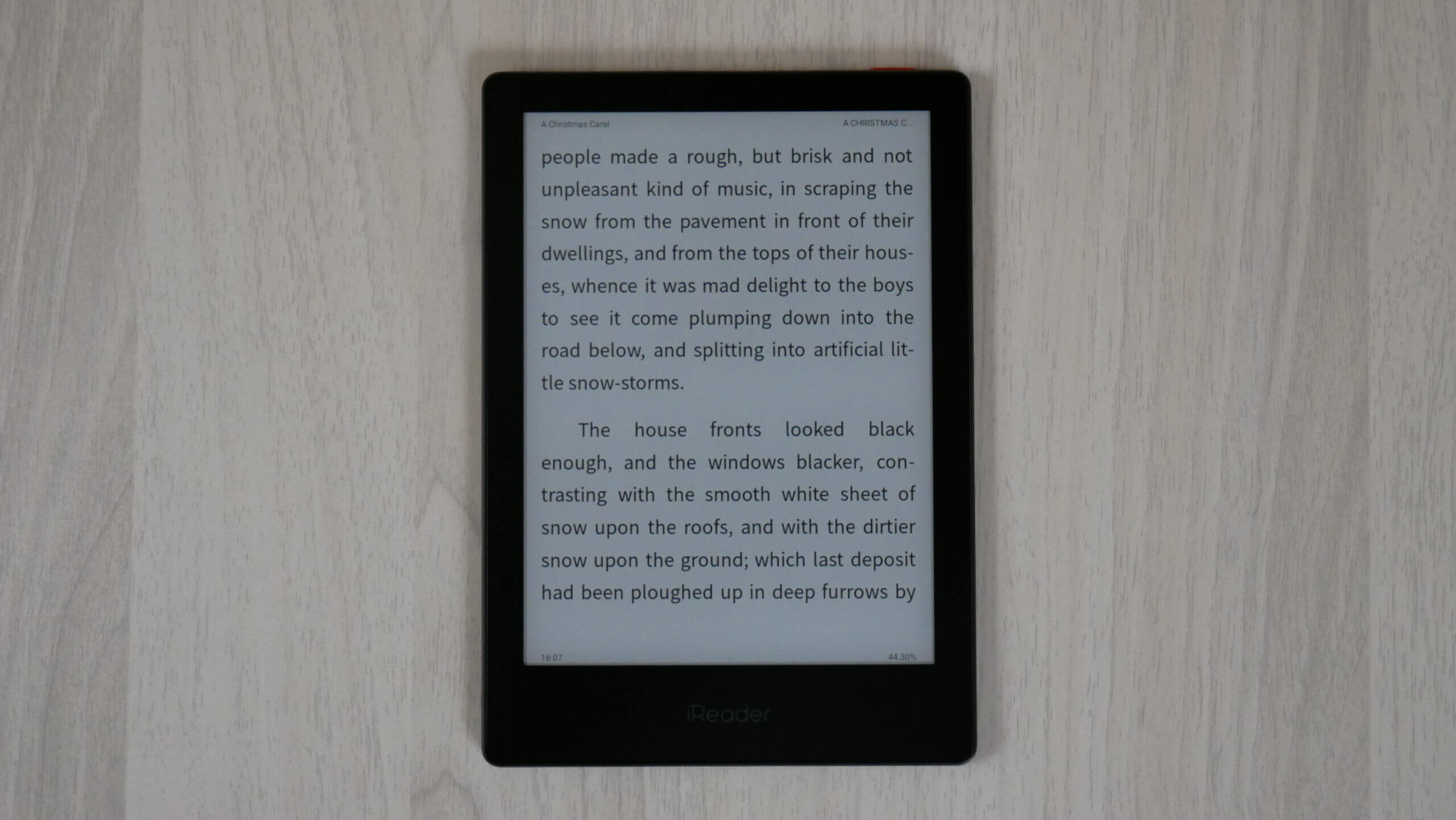 The Onyx Boox Leaf 2 E-Reader Doesn't Lock You To One Book Store